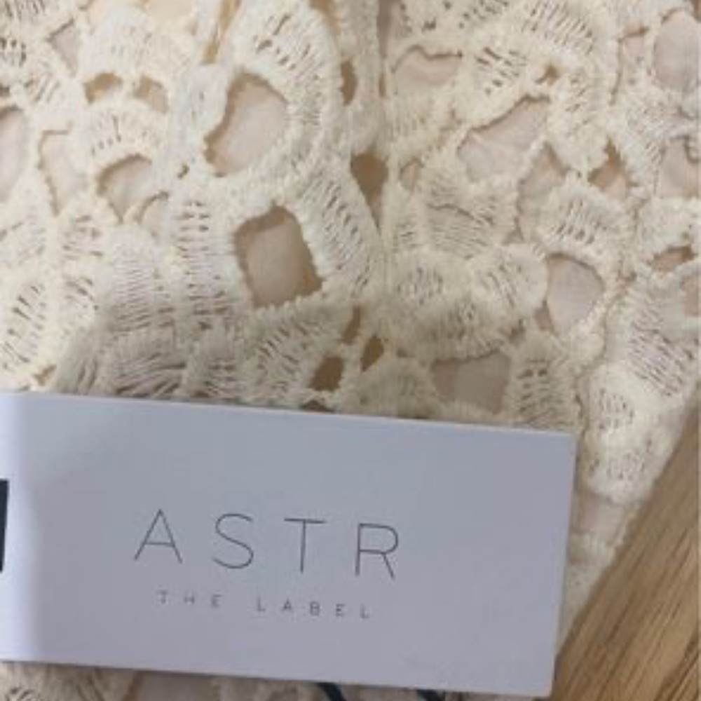 Brand new dress - Picture 3 of 3